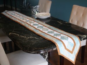 10 Easy Ways to Freshen your Kitchen Décor Table Runners