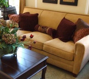 How to arrange pillows on a couch hotsell and loveseat