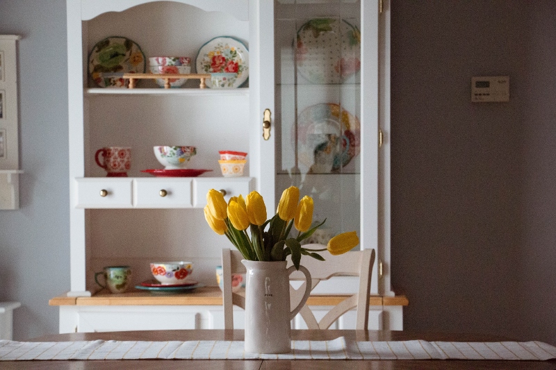 A Quick & Easy Way to Add Color and Style to Any Room - Table Runner in Kitchen