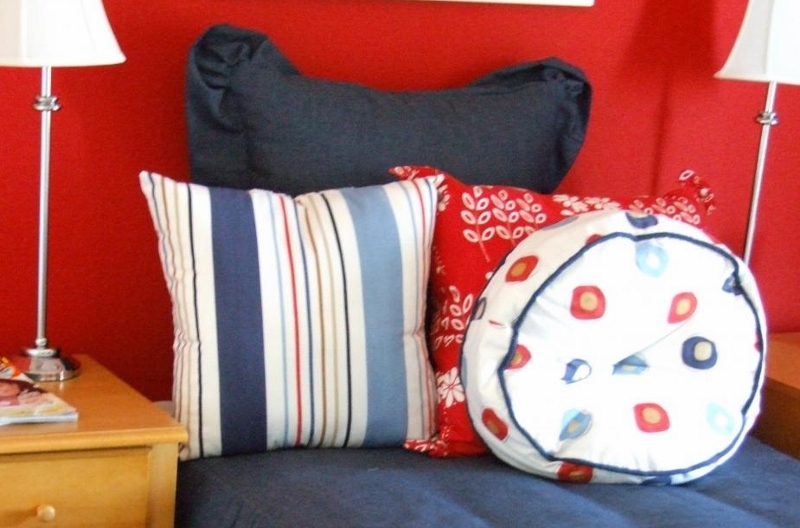 How to Arrange Pillows on a Single Bed Option 1