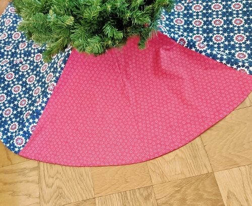 Supreme Accents Americana Christmas 60 inch Tree Skirt