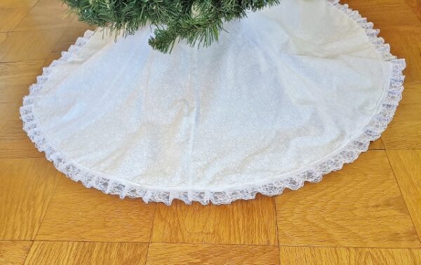 Supreme Accents Snowy Lace Tree Skirt 48 inches