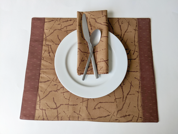 Supreme Accents Deco Brown Placemats and Napkins