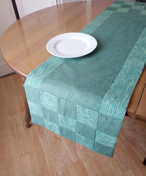 Supreme Accents Tranquility Green Table Runner