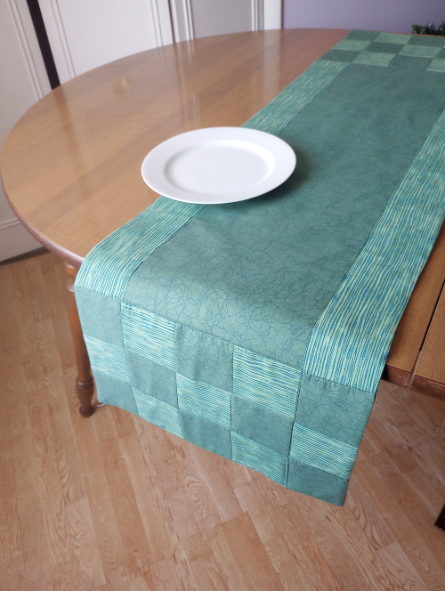 Supreme Accents Tranquility Green Table Runner