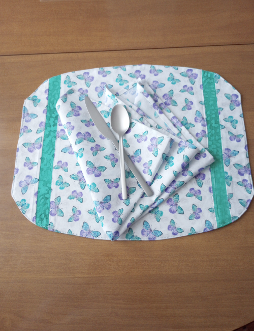 Supreme Accents Butterfly Placemat and Napkins