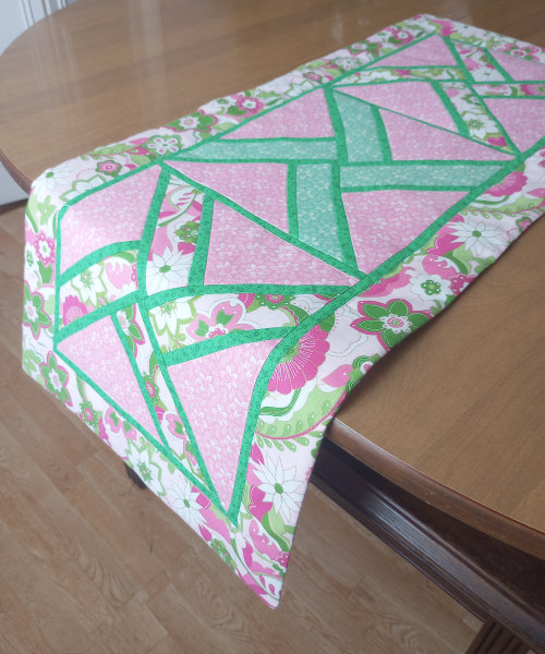 Supreme Accents Retro Pink and Green Light Table runner 37 inch