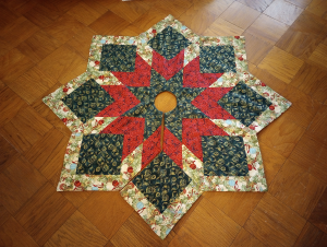 Supreme Accents Red and Green Tree Skirt Star 60 inch