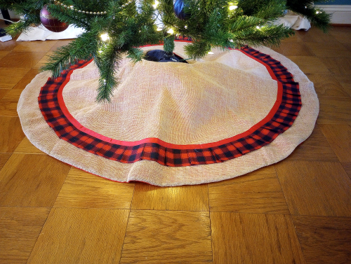 Supreme Accents Burlap with Red and Black Buffalo Check Tree Skirt 60 inch