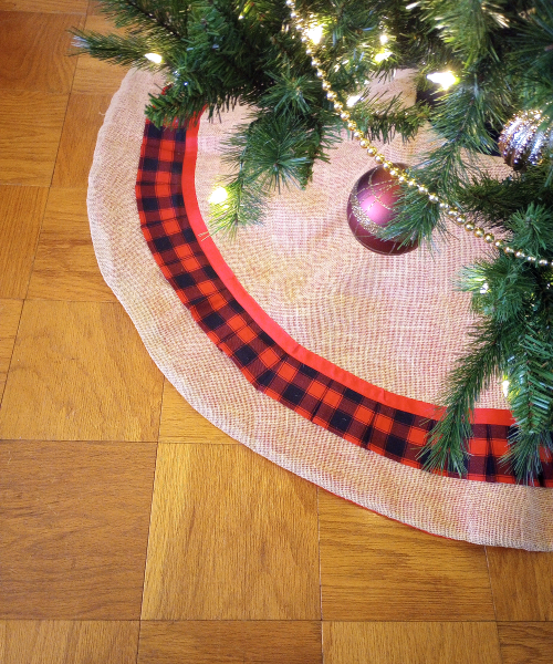 Supreme Accents Burlap with Red and Black Buffalo Check Tree Skirt 60 inch