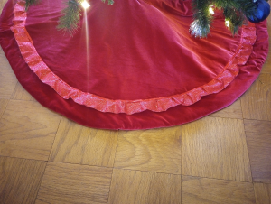 Supreme Accents Red Velvet Tree Skirt 60 inch