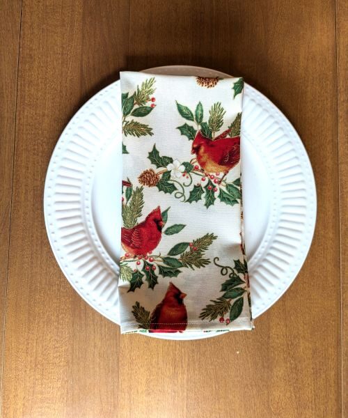 SupremeAccents_ Red Cardinals Christmas Dinner Table Napkins