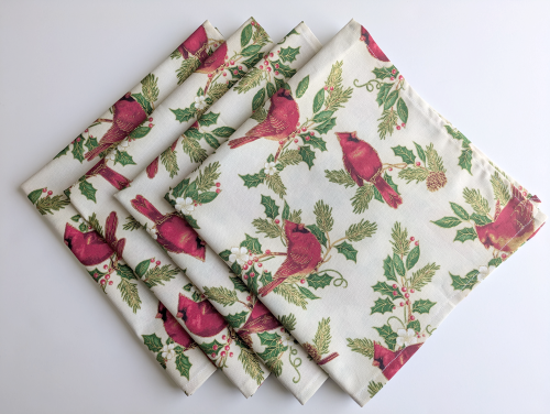 SupremeAccents_ Red Cardinals Christmas Dinner Table Napkins