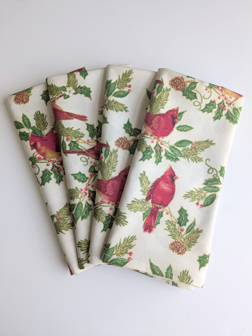 SupremeAccents_ Red Cardinals Christmas Dinner Table Napkins