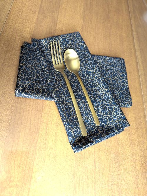 Supreme Accents Black and Gold Dinner Table Napkins