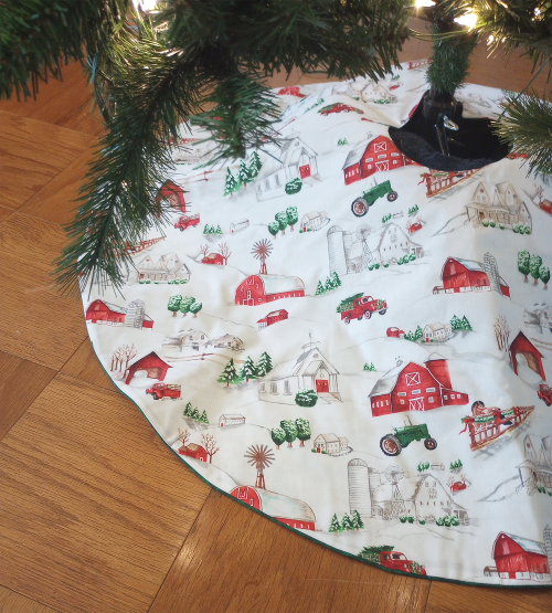 Supreme Accents Winter Scene Christmas Tree skirt