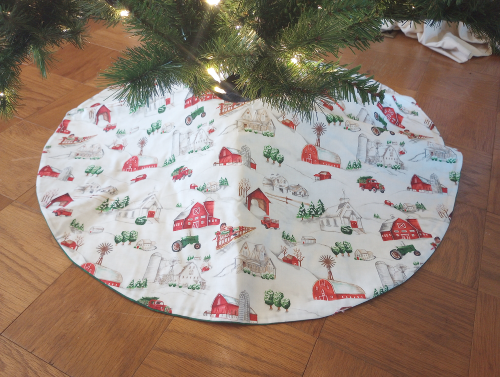 Supreme Accents Winter Scene Christmas Tree skirt