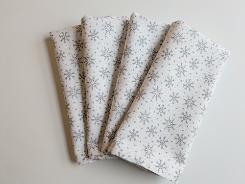 Supreme Accents Silver Snowflakes Dinner Table Napkins