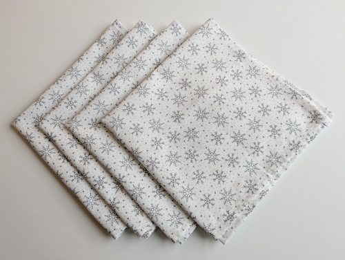 Supreme Accents Silver Snowflakes Dinner Table Napkins