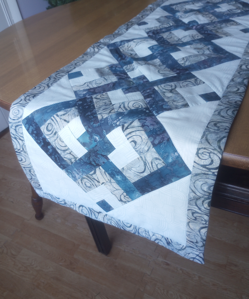 Supreme Accents Wired Modern Table Runner 44-inch
