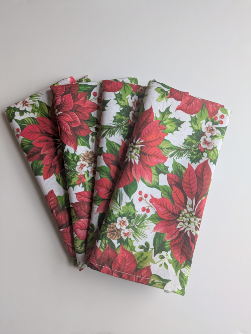 Supreme Accents Fresh Poinsettia Dinner Table Napkins Set of 4