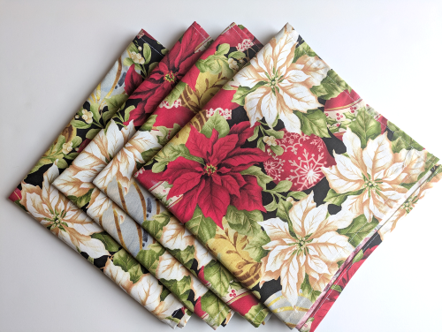 Supreme_Accents_Colorful_Poinsettia_with_Ornaments_Dinner_Table_Napkins