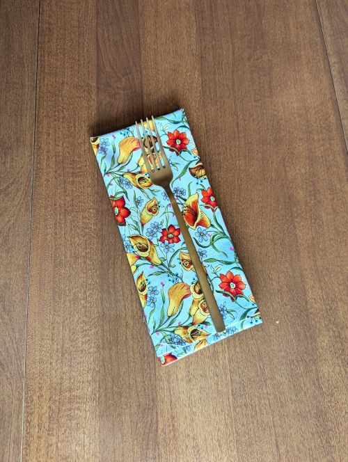 Supreme_Accents_Retro Wildflowers_Dinner_Table_Napkins