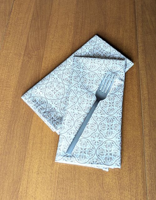Supreme Accents Beige Medallion Dinner Table Napkins Beige Napkins Cotton cloth napkins Dining Napkins Elegant napkins Decorative napkins