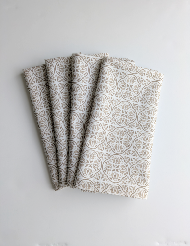 Supreme Accents Beige Medallion Dinner Table Napkins Beige Napkins Cotton cloth napkins Dining Napkins Elegant napkins Decorative napkins