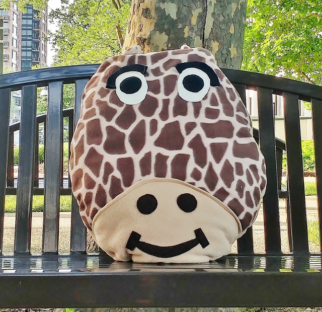 George the Giraffe Pillow - Image 2