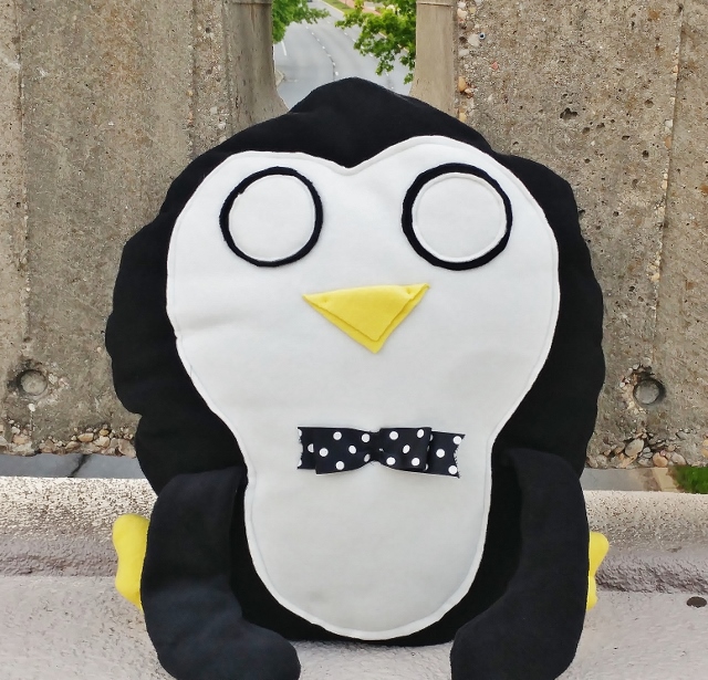 Peter Penguin Pillow - Image 2