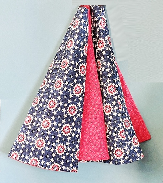 Americana Christmas Tree Skirt 60 Inch - Image 4