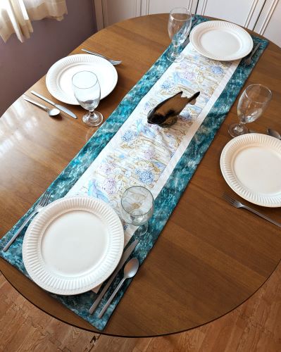 Flip-Flop Table Runner Blue - Image 6