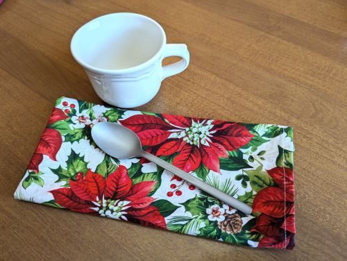 Fresh Poinsettia Dinner Table Napkins - Image 4