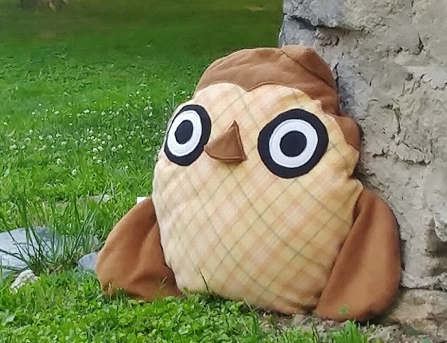 Ozzie Owl Pillow - Image 2