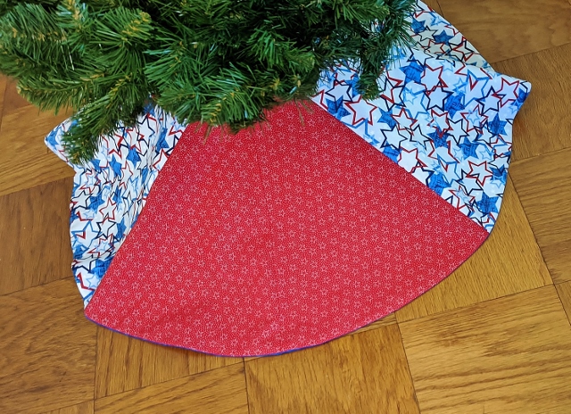 Patriotic Christmas Tree Skirt 48 inch