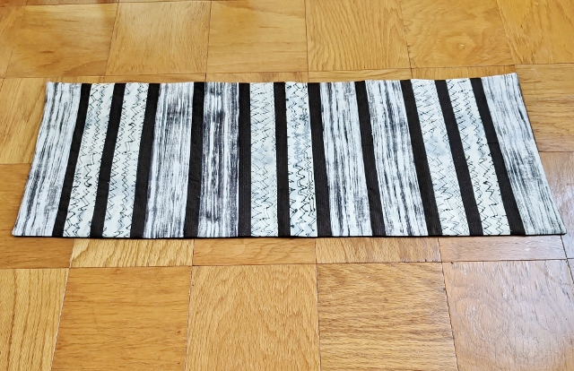 Urban Spirit Modern Table Runner Dark - Image 7