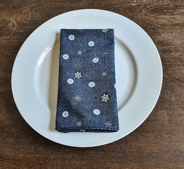 Falling Snowflakes Dinner Table Napkins - Image 3