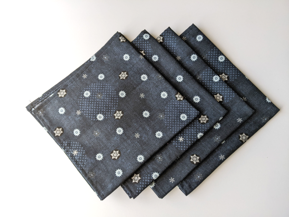 Falling Snowflakes Dinner Table Napkins - Image 8