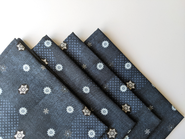 Falling Snowflakes Dinner Table Napkins - Image 9