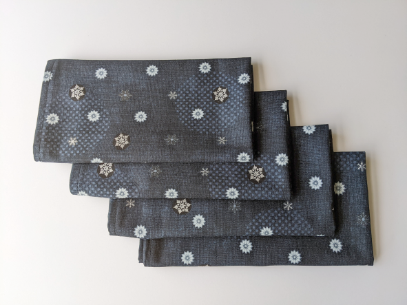 Falling Snowflakes Dinner Table Napkins - Image 6