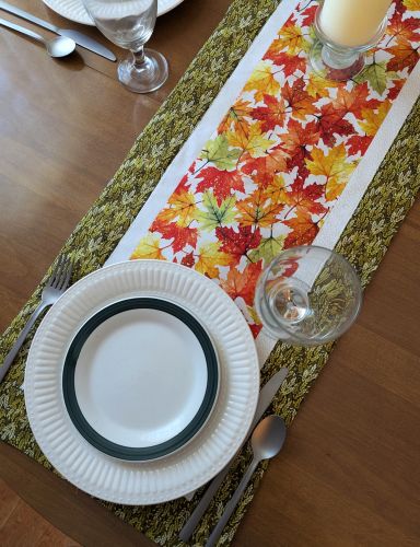 Fall Leaves Table Runner Green