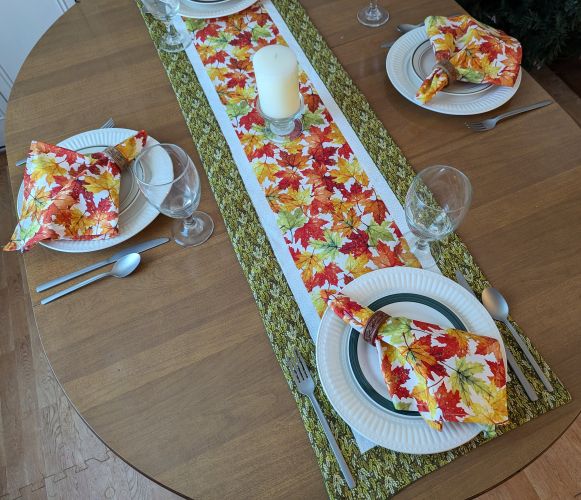 Fall Leaves Table Runner Napkin Set Green