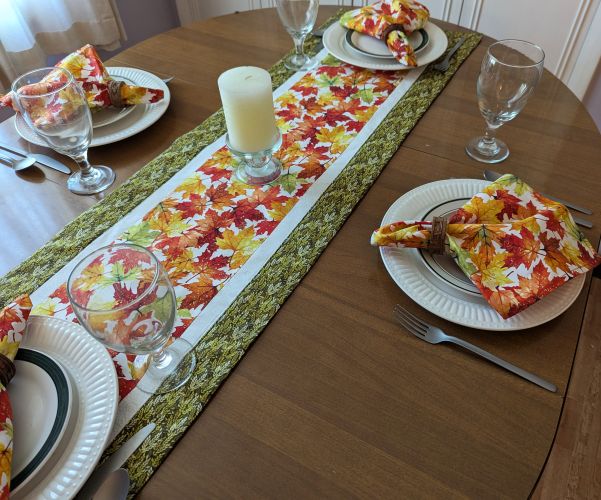 Fall Leaves Table Runner Napkin Set Green - Image 3