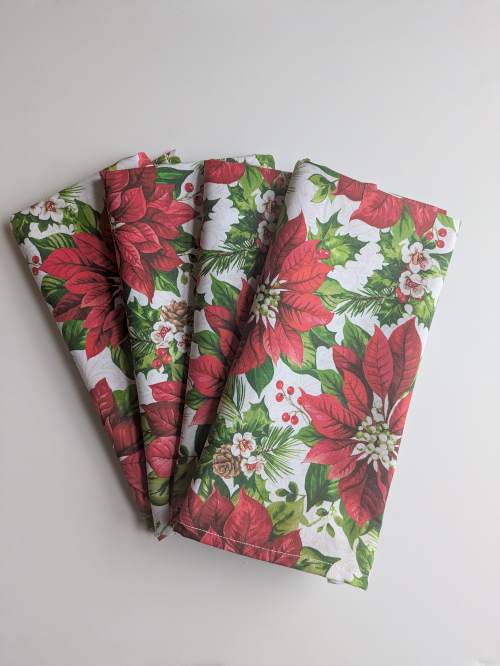 Fresh Poinsettia Dinner Table Napkins - Image 9