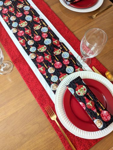 Holiday Wishes Table Runner Napkin Set