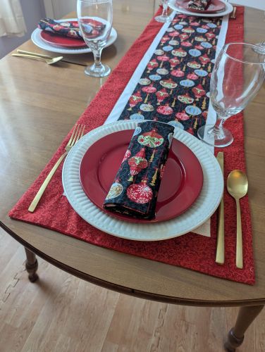 Holiday Wishes Table Runner Napkin Set - Image 11