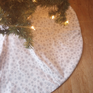 Snowflake Christmas Tree Skirt 48 inch