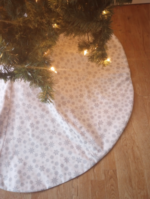 Snowflake Christmas Tree Skirt 48 inch