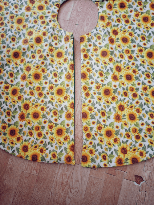 Sunflower Christmas Tree Skirt - Image 6